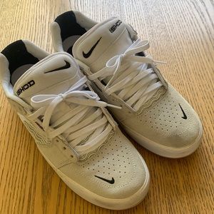 Nike sb ishod white cream lightly worn size 10